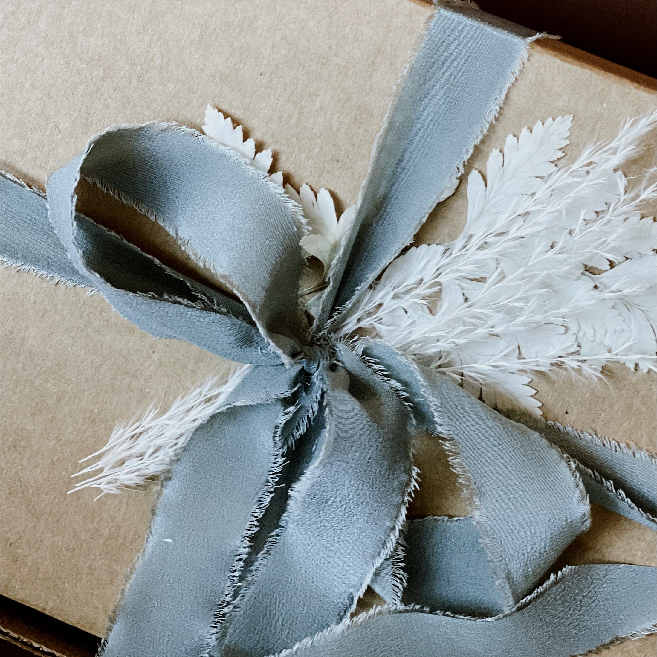 Elegant Blue Gift Wrapping