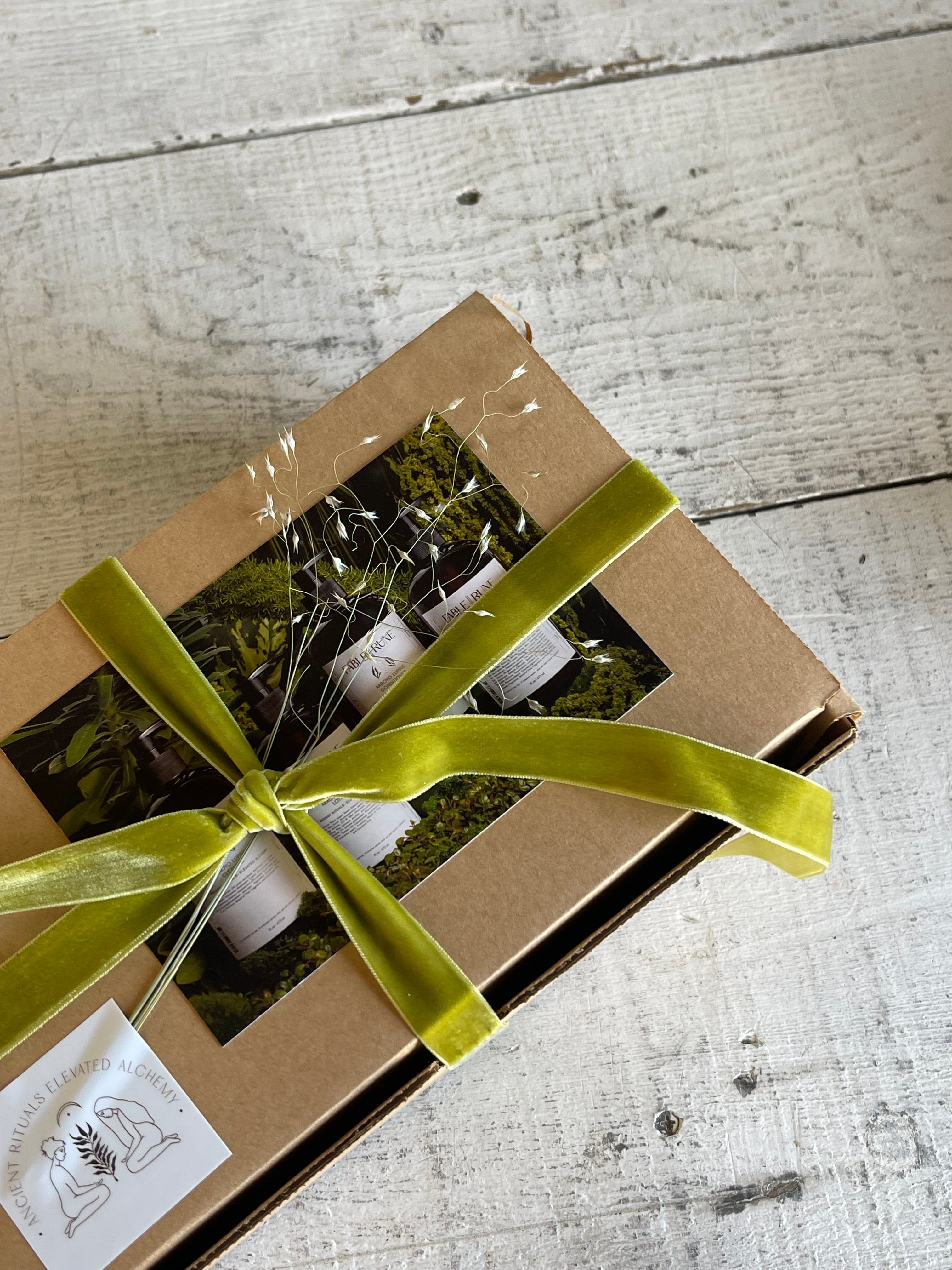 FABLERUNE Gift Box IDLEWILD FLORAL NOEL GIFT BOX